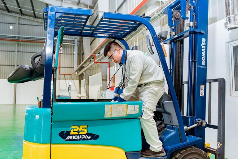 Phục hồi bình ắc quy xe nâng điện ở đâu?